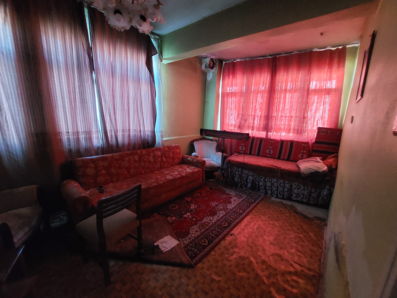 TAŞBAŞI MAHALLESİNDE SATILIK 2+1 EV